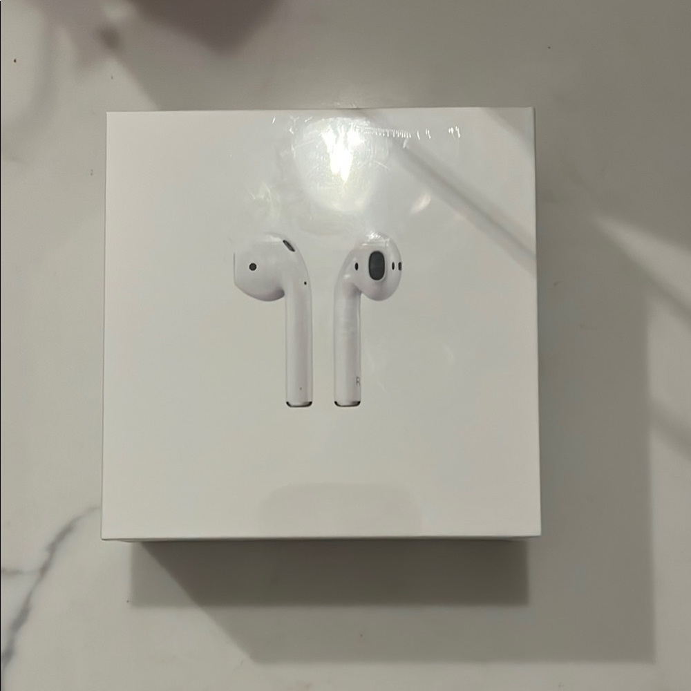 Apple AirPods Wireless Earbuds